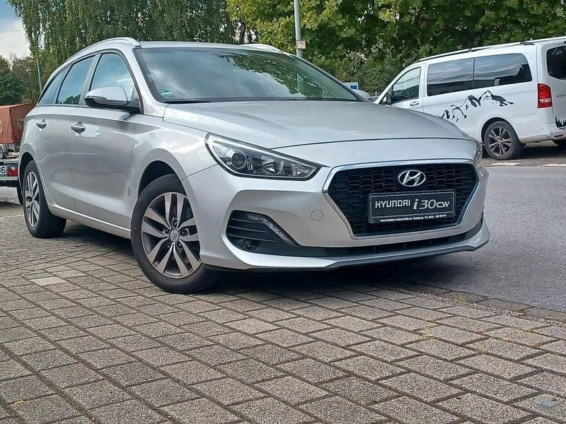Silber Gebraucht 2020 Hyundai i30 Kombi | 15.990 € (Guter Preis) - Bild 1/4
