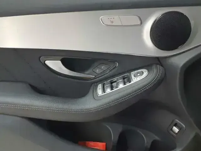 Gebraucht Mercedes GLC220 AMG 194 PS (142 kW) 2022 Schwarz Limousine