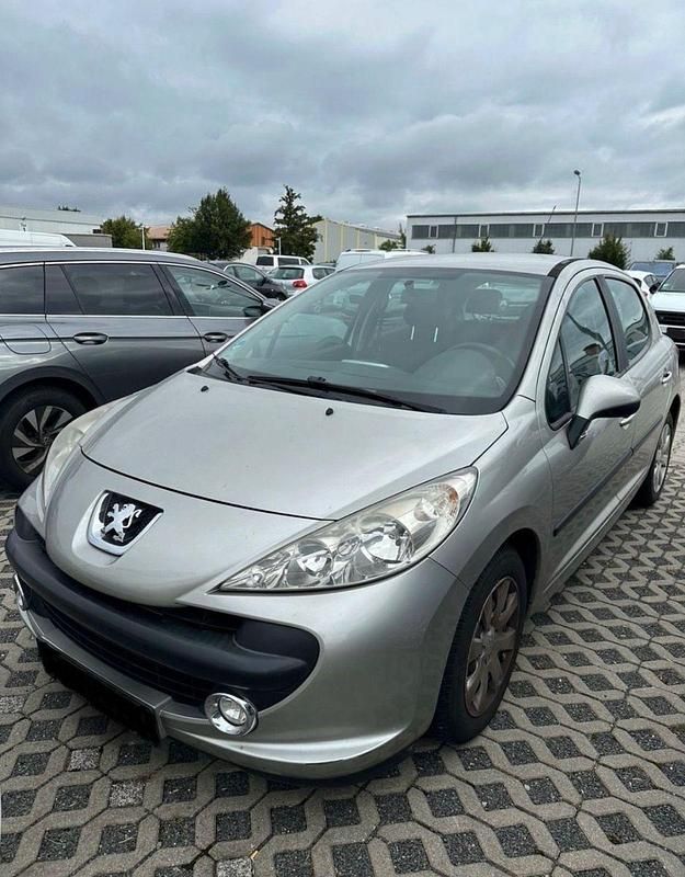 Silber Gebraucht 2008 Peugeot 207 Limousine | 5.000 € (Etwas zu teuer) - Bild 1/4