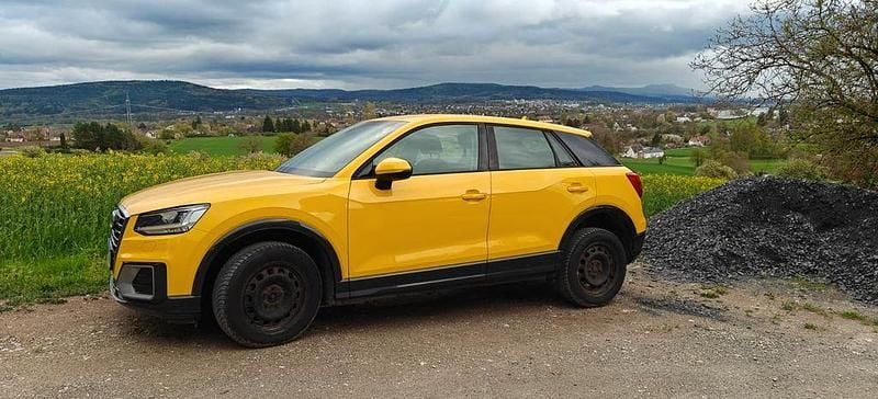 Używany Audi Q2 120 KM (88 kW) 2017 Żółty SUV
