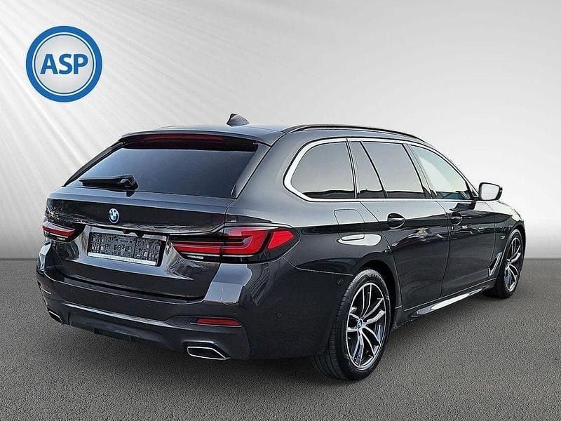Gebraucht BMW 530e M Sport 184 PS (135 kW) 2022 Grau (sophistograu brillanteffekt metalli) Kombi