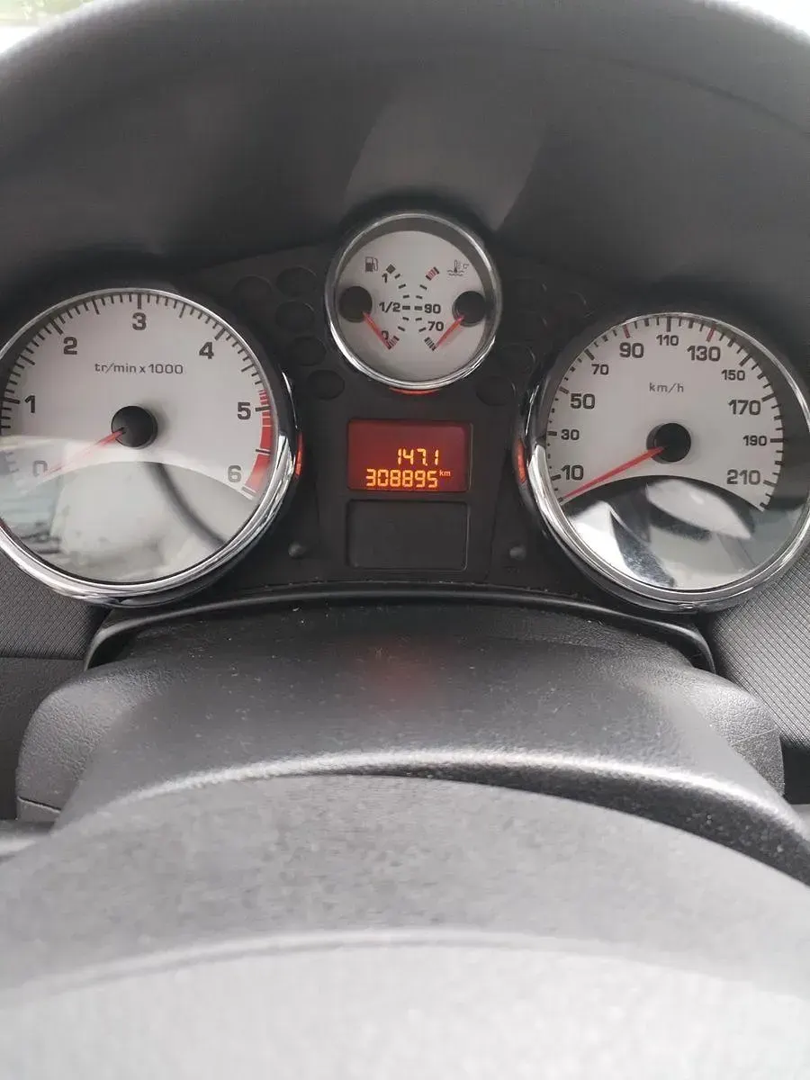 Gebraucht Peugeot 207 92 PS (67 kW) 2012 Grau Kombi