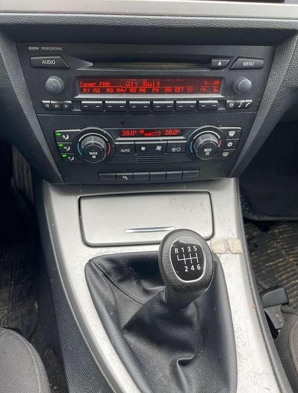 Gebraucht BMW 320 163 PS (119 kW) 2005 Silber Kombi