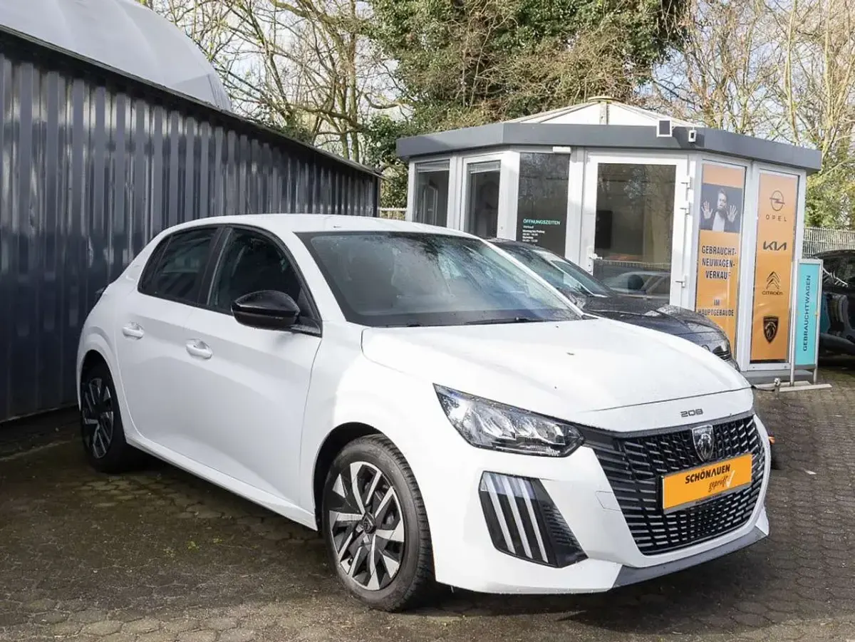 Gebraucht Peugeot 208 Active 75 PS (55 kW) 2024 Weiss Kleinwagen