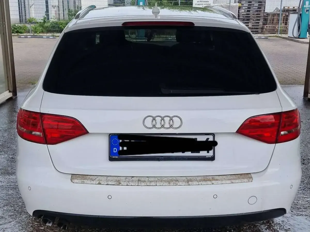 Gebraucht Audi A4 Attraction 143 PS (105 kW) 2009 Weiß Kombi