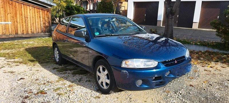Blau Gebraucht 2001 Mitsubishi Colt Kleinwagen | 1.600 € (Fairer Preis) - Bild 1/4