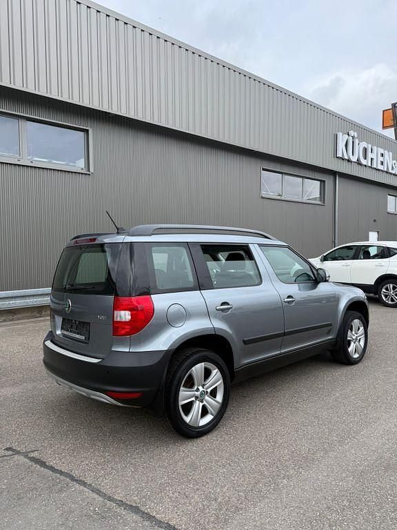 Gebraucht Skoda Yeti Experience 105 PS (77 kW) 2011 Grau SUV