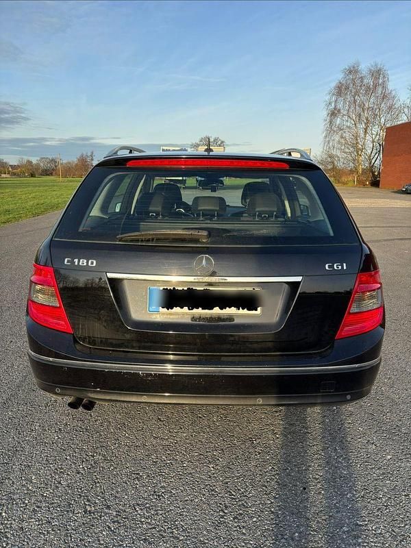 Gebraucht Mercedes C180 156 PS (114 kW) 2010 Schwarz Kombi