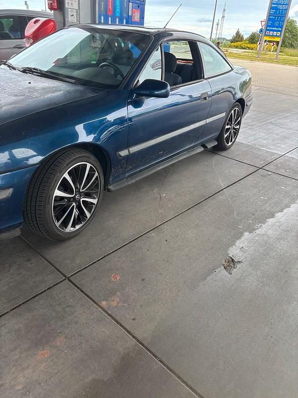 Blau Gebraucht 1990 Opel Calibra Coupé | 3.350 € - Bild 1/4