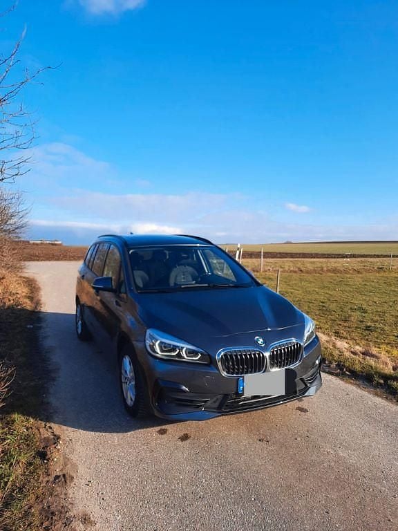 Gebraucht BMW 218 Gran Tourer Sport Line 136 PS (100 kW) 2021 Grau Van / Kleinbus
