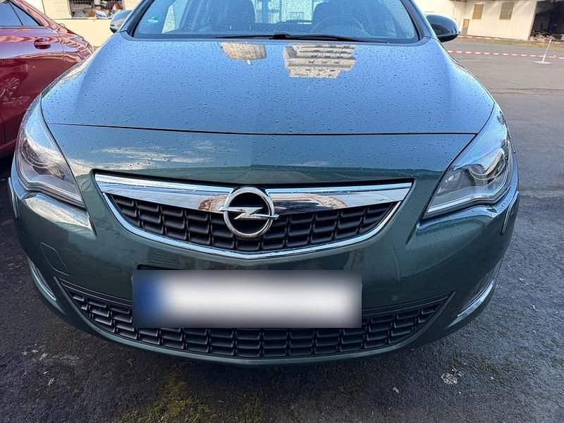 Gebraucht Opel Astra 125 PS (91 kW) 2010 Grün Kleinwagen