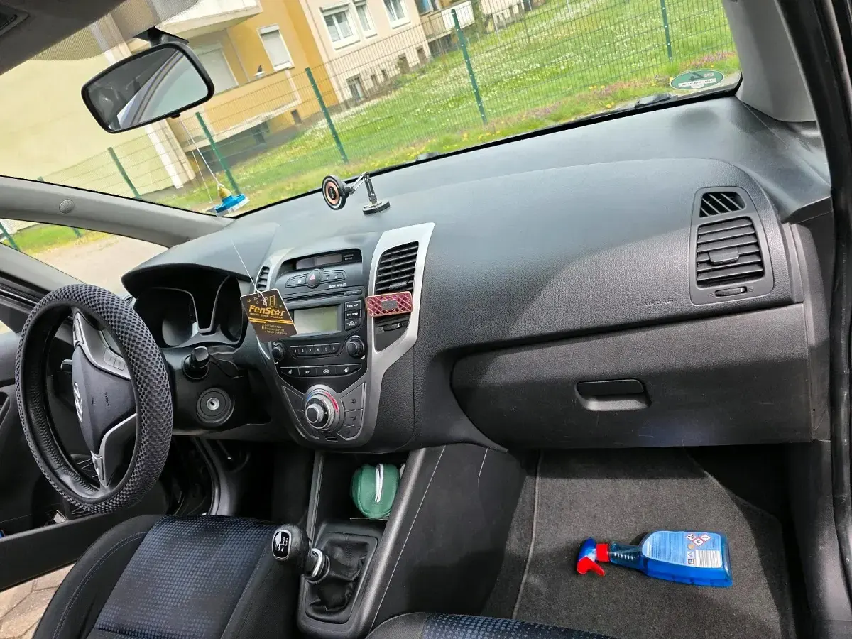 Gebraucht Hyundai ix20 90 PS (66 kW) 2012 Schwarz Kleinwagen