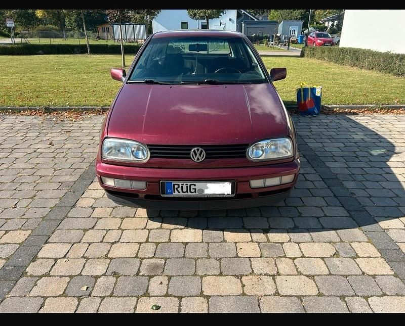 Rot Gebraucht 1996 VW Golf Coupé | 3.500 € (Etwas zu teuer) - Bild 1/4