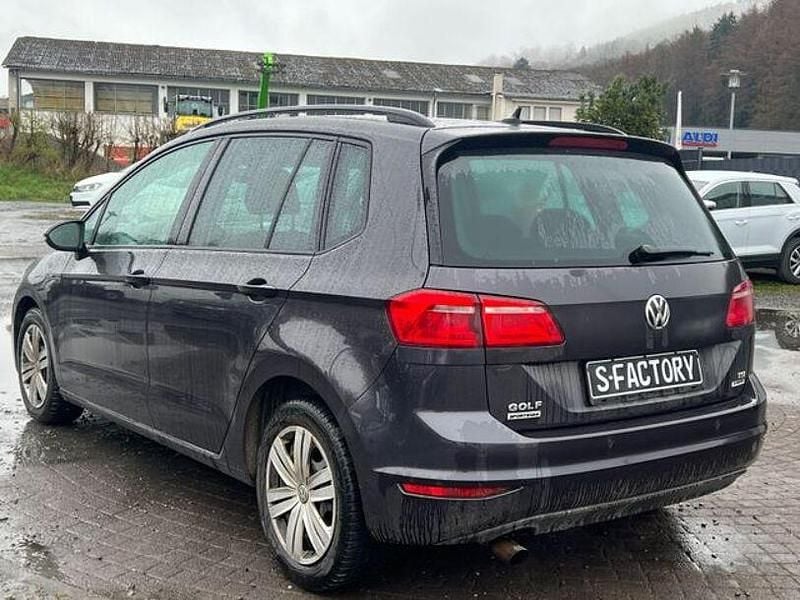 Gebraucht VW Golf VII LOUNGE 110 PS (80 kW) 2016 Andere Limousine