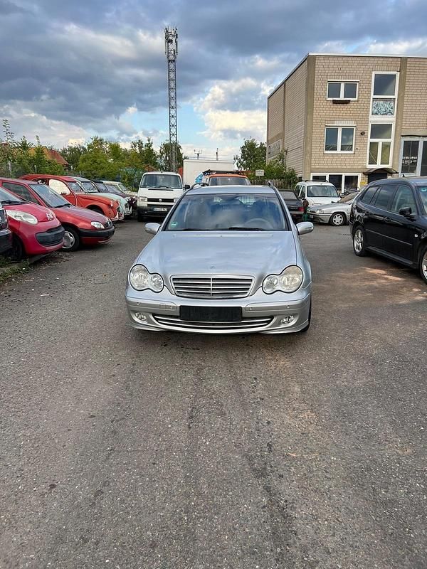 Grau Gebraucht 2004 Mercedes C200 Kombi | 2.000 € (Guter Preis) - Bild 1/4