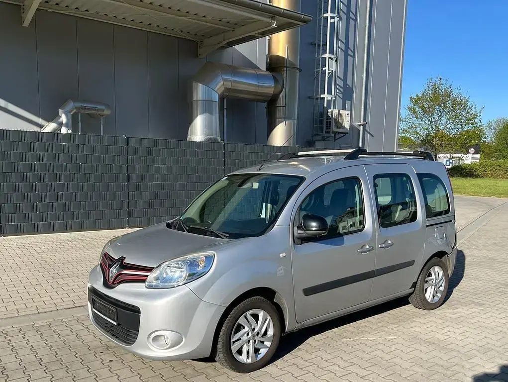 Gebraucht Renault Kangoo Initiale Paris 90 PS (66 kW) 2014 Silber Van / Kleinbus
