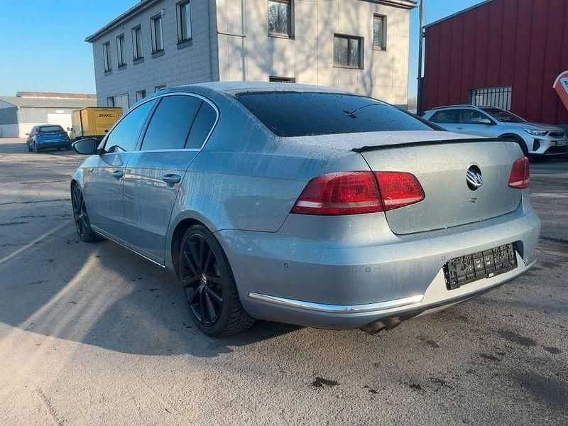 Gebraucht VW Passat Highline 160 PS (117 kW) 2012 Grau Limousine