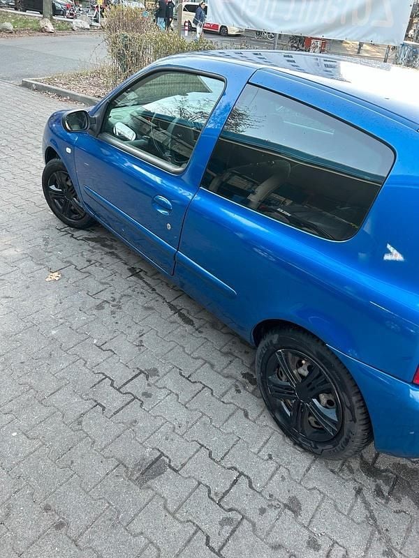 Gebraucht Renault Clio II 58 PS (42 kW) 2007 Blau Kleinwagen