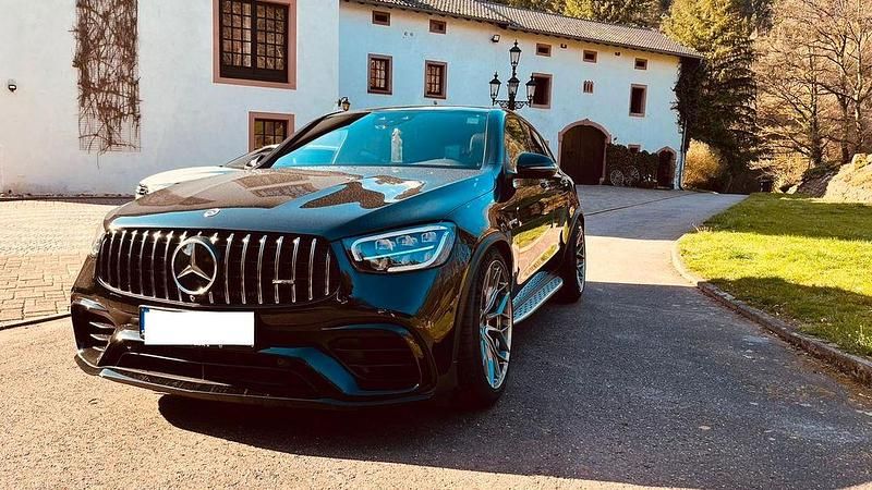 Schwarz Gebraucht 2022 Mercedes GLC63 AMG AMG Limousine | 71.900 € (Fairer Preis) - Bild 1/4