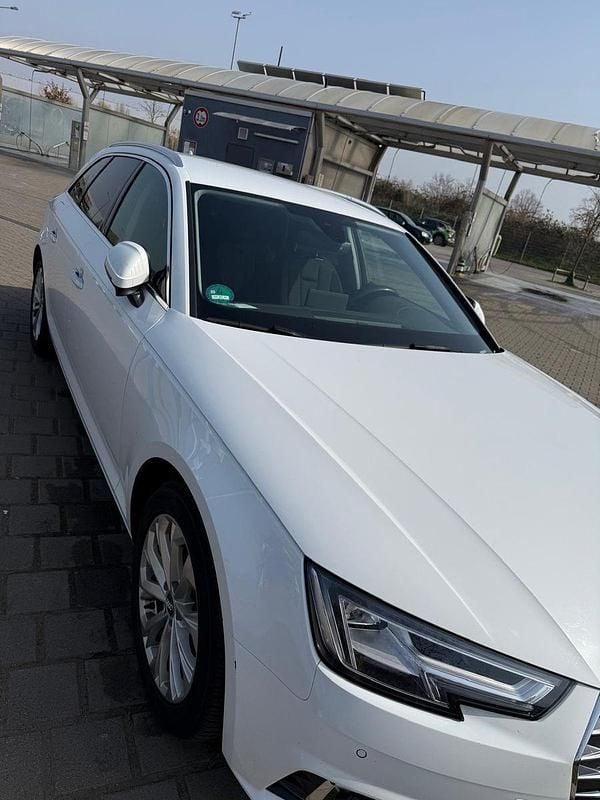 Gebraucht Audi A4 150 PS (110 kW) 2018 Weiß Kombi