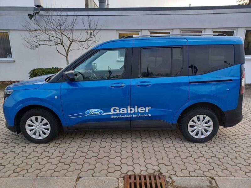 Gebraucht Ford Courier Titanium 125 PS (91 kW) 2024 Blau Van / Kleinbus