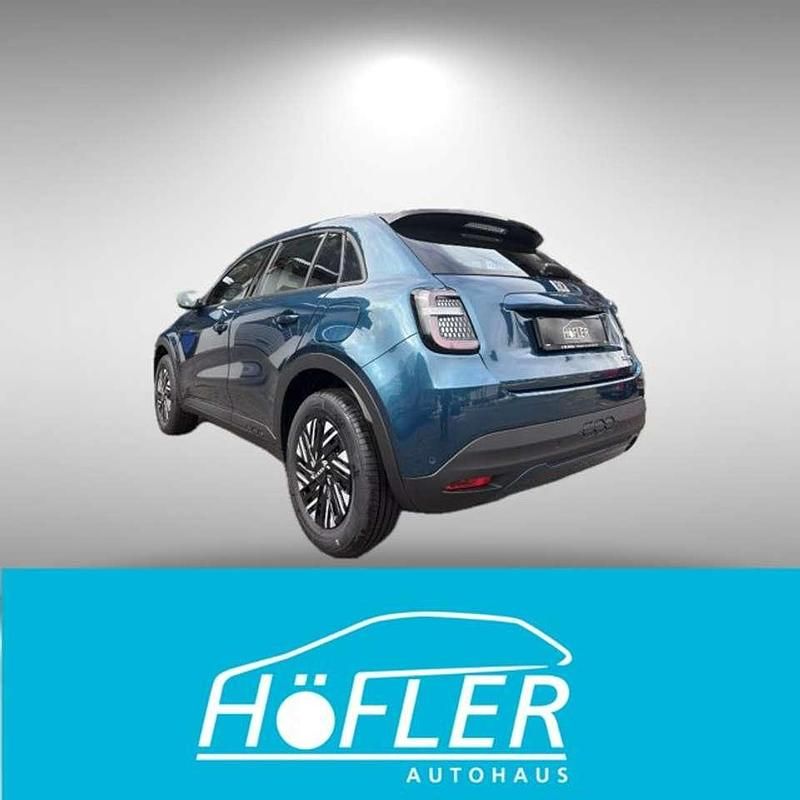 Neu Fiat 600 101 PS (74 kW) 2025 Grün SUV