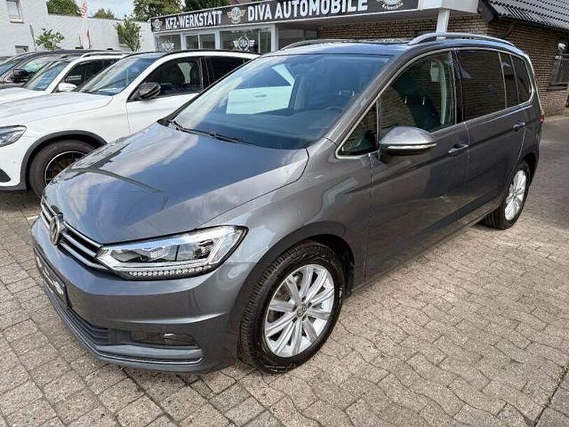 Indiumgrau metallic Gebraucht 2018 VW Touran Highline Van / Kleinbus | 22.999 € (Fairer Preis) - Bild 1/4