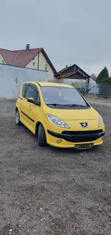 Gebraucht Peugeot 1007 Sport 88 PS (64 kW) 2006 Gold Van / Kleinbus