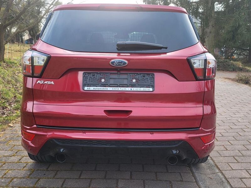 Gebraucht Ford Kuga ST-Line 179 PS (131 kW) 2017 Rubyrot (metallic) SUV
