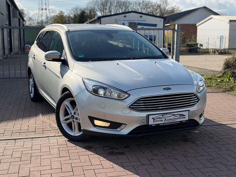 Gebraucht Ford Focus Titanium 125 PS (91 kW) 2017 Silber Kombi