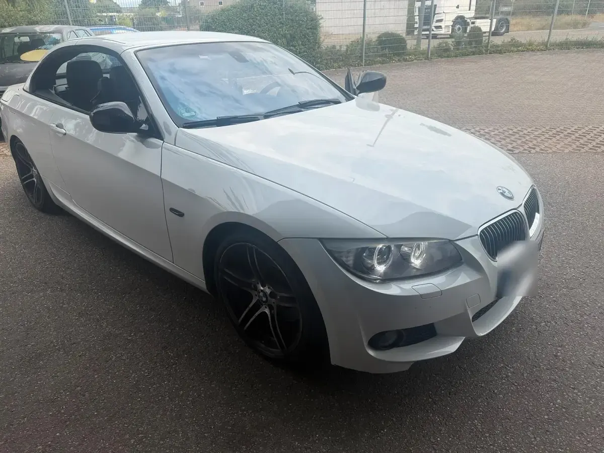 Gebraucht BMW 325 Cabriolet 218 PS (160 kW) 2011 Weiß Cabrio
