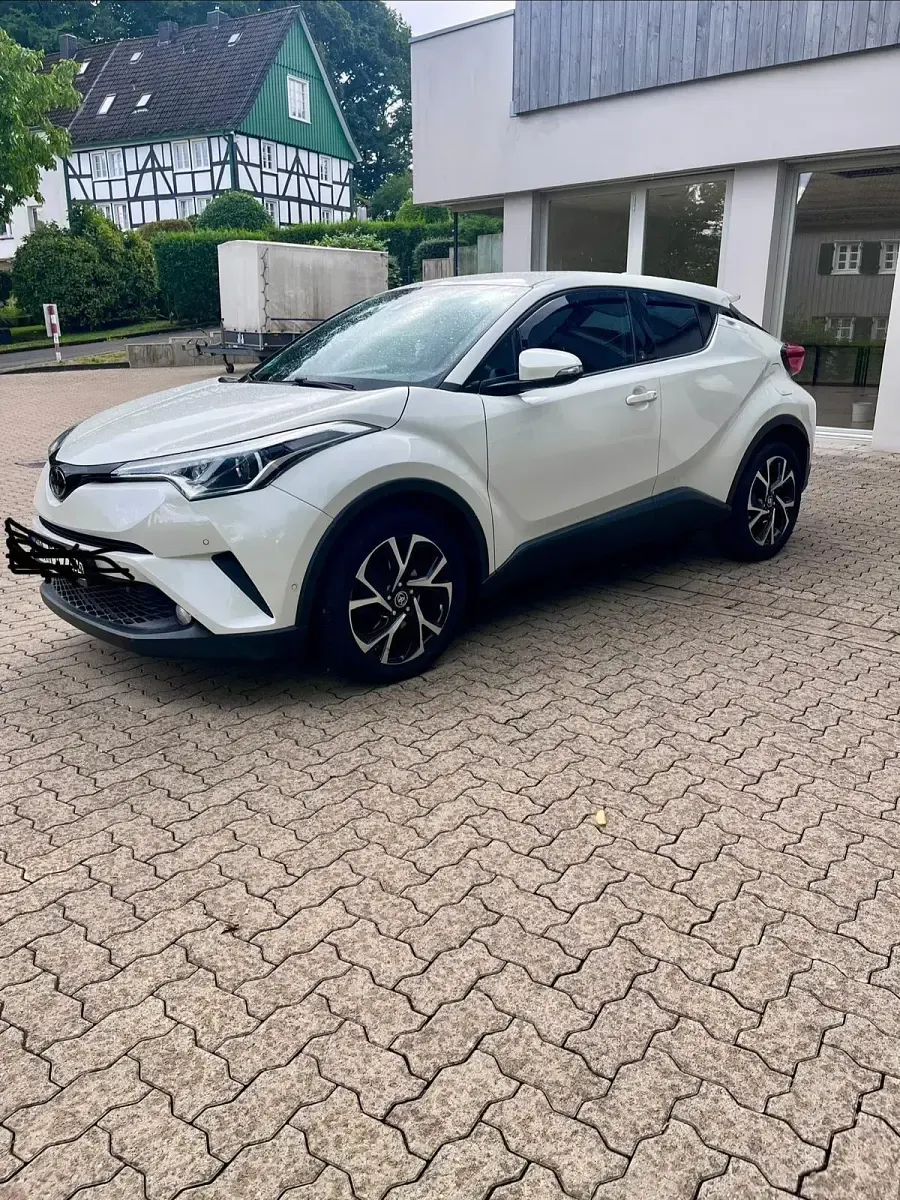 Gebraucht Toyota C-HR 115 PS (84 kW) 2018 Weiß SUV