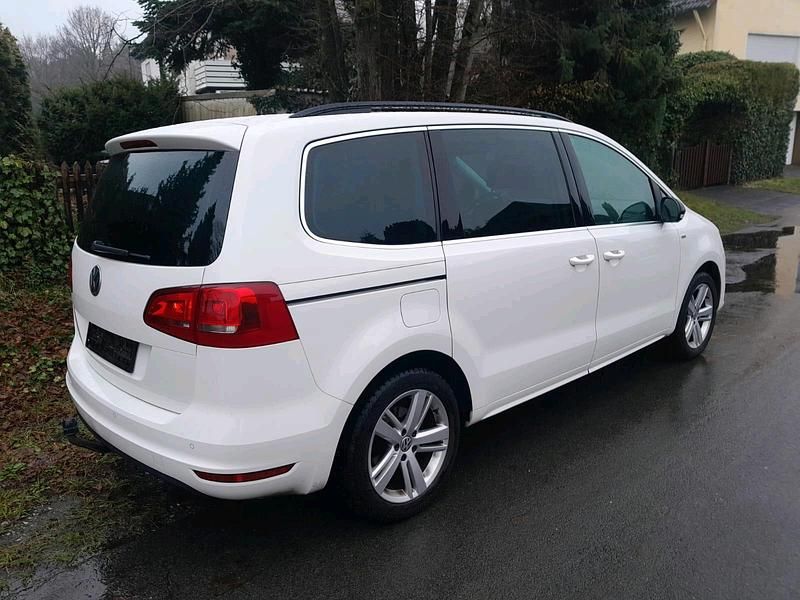 Weiß Gebraucht 2012 VW Sharan Van / Kleinbus | 8.850 € (Fairer Preis) - Bild 1/4
