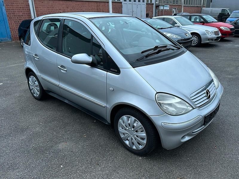 Silber Gebraucht 2002 Mercedes A170 Kleinwagen | 1.250 € (Fairer Preis) - Bild 1/4