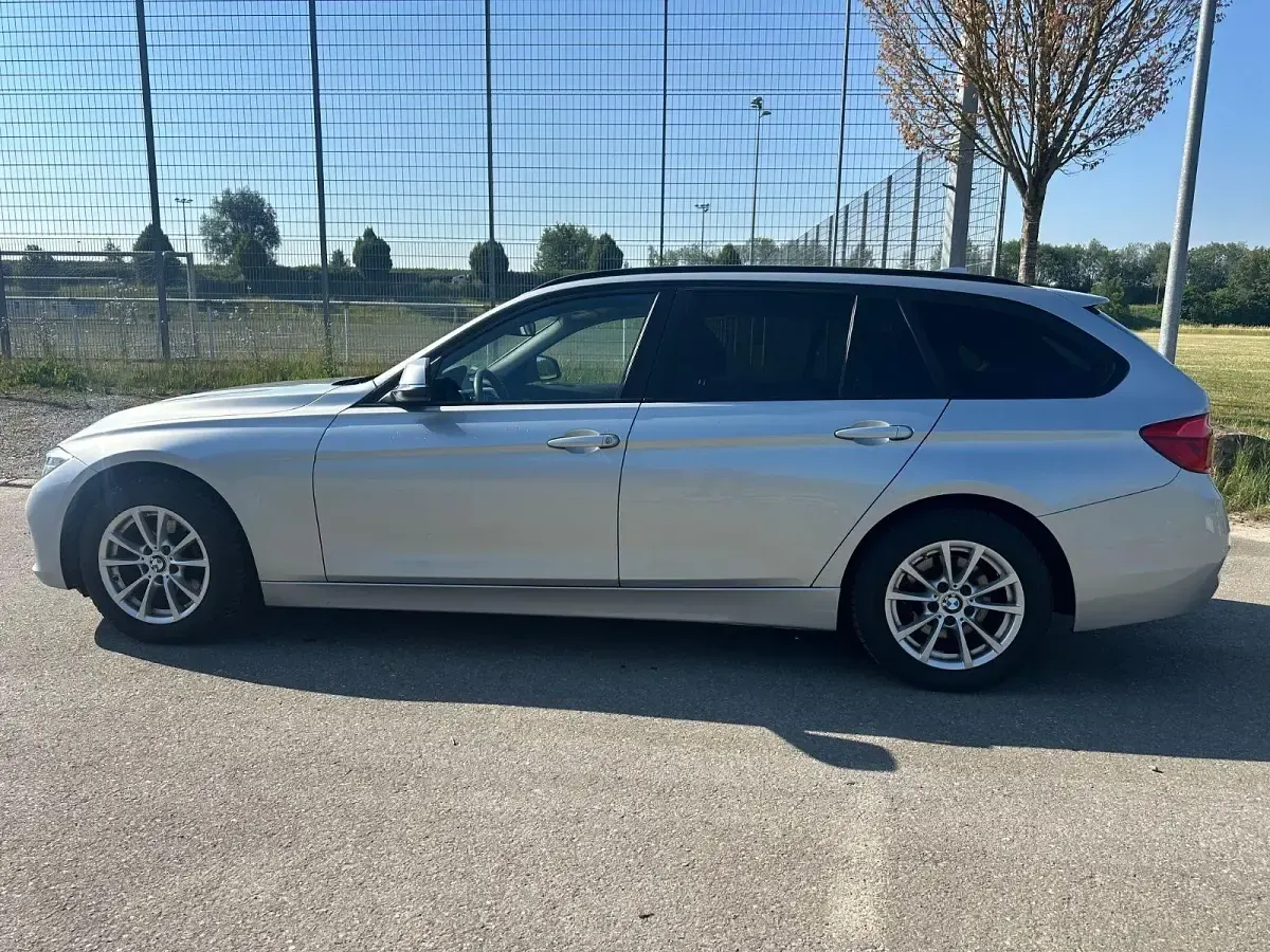 Gebraucht BMW 318 150 PS (110 kW) 2016 Silber Kombi