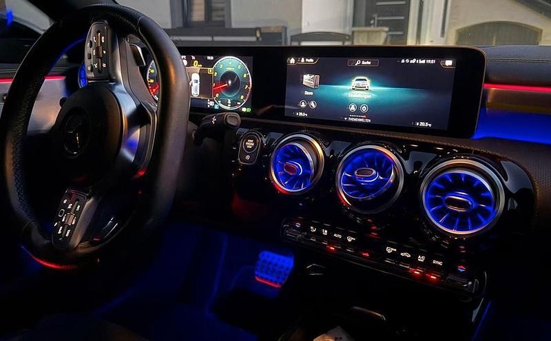 Schwarz Gebraucht 2019 Mercedes A250 AMG line Limousine | 27.600 € (Fairer Preis) - Bild 1/4