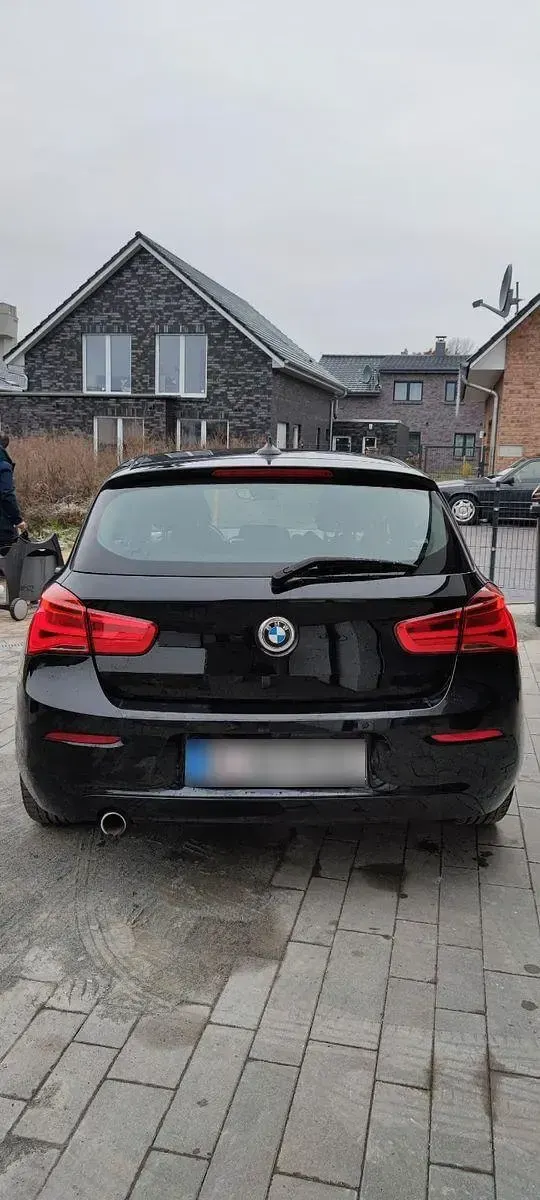 Gebraucht BMW 116 116 PS (85 kW) 2016 Schwarz Kleinwagen