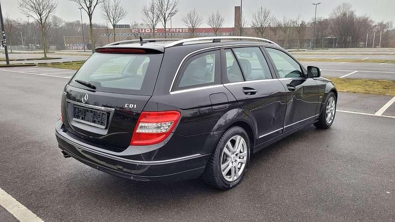 Gebraucht Mercedes C220 170 PS (125 kW) 2008 Schwarz/baltic black Kombi