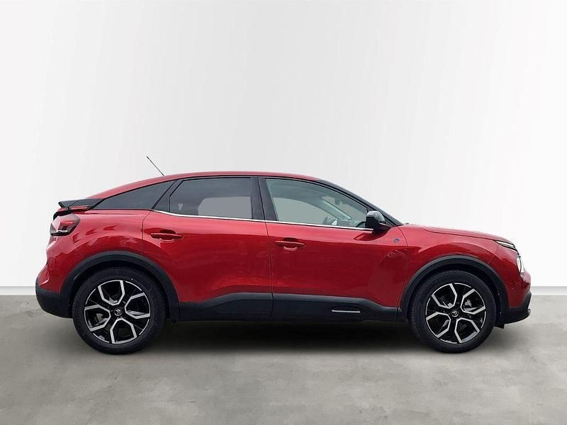 Gebraucht Citroën e-C4 Shine 100 kW (136 PS) 2022 Rot Limousine