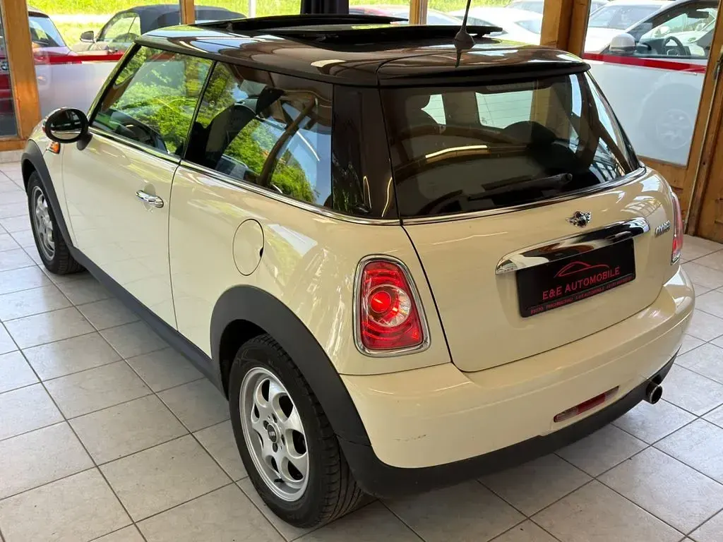 Gebraucht Mini Cooper 122 PS (89 kW) 2011 Weiß Kleinwagen