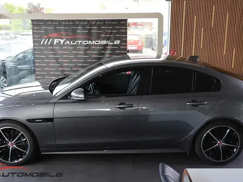 Gebraucht Jaguar XE R-Sport 200 PS (147 kW) 2017 Corris grey Limousine