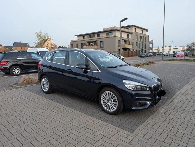 Gebraucht BMW 218 Active Tourer Luxury Line 150 PS (110 kW) 2014 Blau Van / Kleinbus