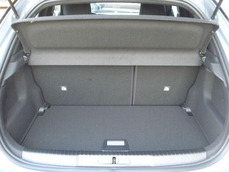 Gebraucht Opel Mokka 131 PS (96 kW) 2025 Grau SUV