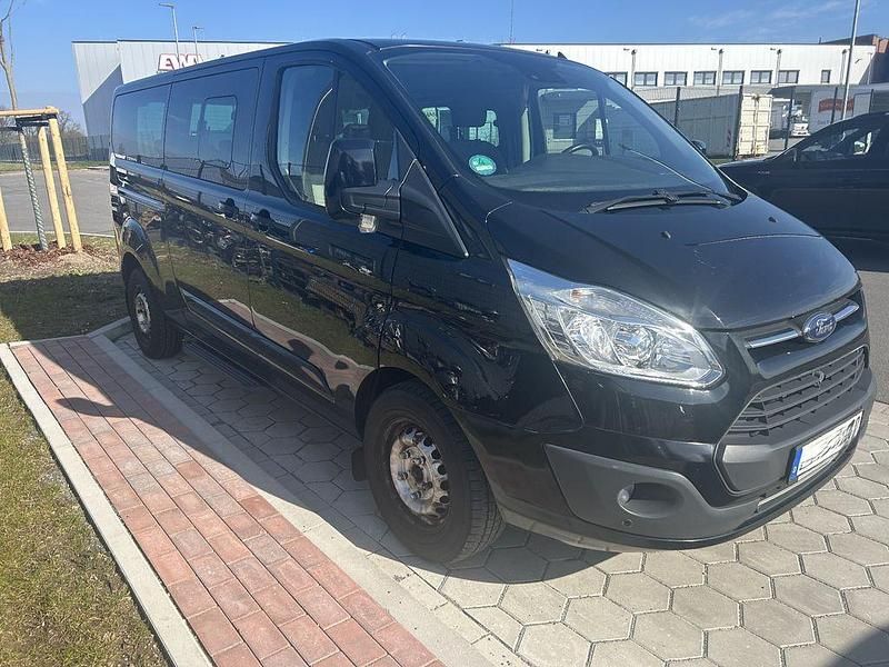 Gebraucht Ford Tourneo 170 PS (125 kW) 2016 Schwarz Van / Kleinbus