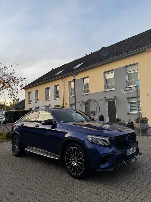 Blau Gebraucht 2018 Mercedes GLC250 Night Coupé | 29.999 € (Fairer Preis) - Bild 1/4
