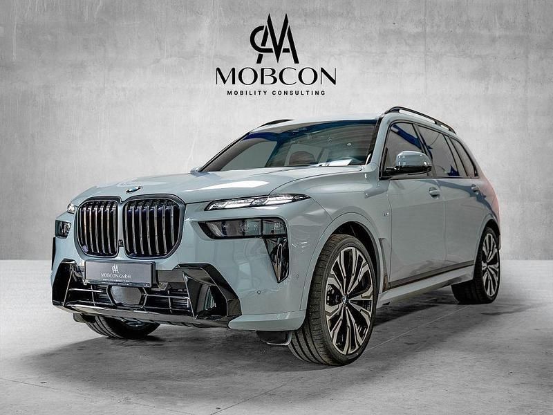 Grau Neu 2025 BMW X7 M Sport SUV | 128.990 € - Bild 1/4