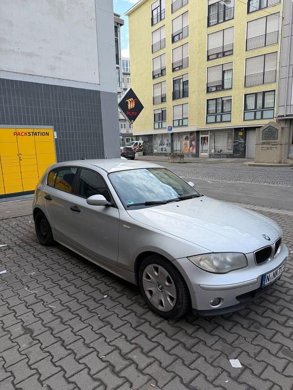 Gebraucht BMW 118 122 PS (89 kW) 2005 Silber Kleinwagen