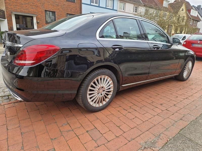 Gebraucht Mercedes C180 Edition 156 PS (114 kW) 2016 Schwarz Limousine