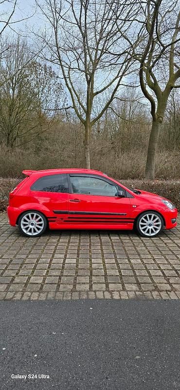 Gebraucht Ford Fiesta ST-Line 101 PS (74 kW) 2005 Rot Kleinwagen