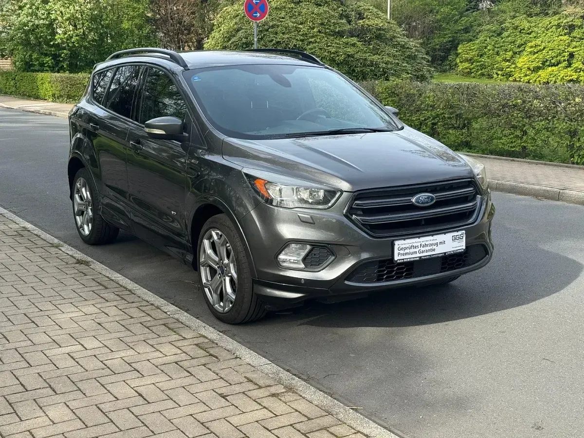 Gebraucht Ford Kuga ST-Line 150 PS (110 kW) 2016 Magneticgrau (metallic) SUV